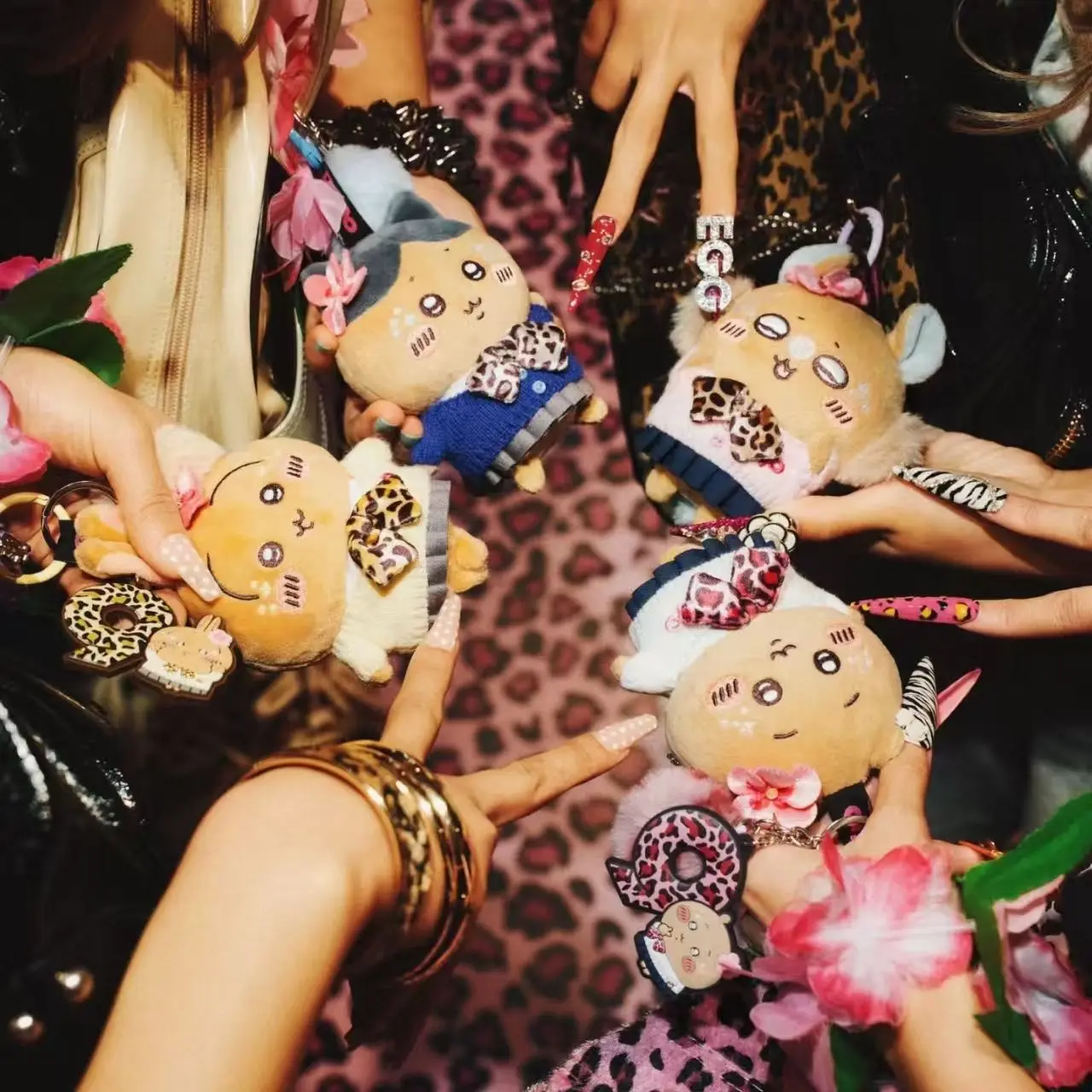 Chiikawa 9090 × Chiikawa Gyaru Series Plush Toy Doll Wall Hanging Keychain - image 1