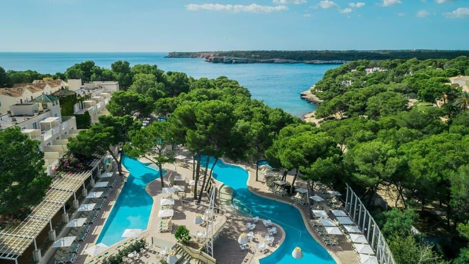 Iberostar Waves Club Cala Barca - image 1