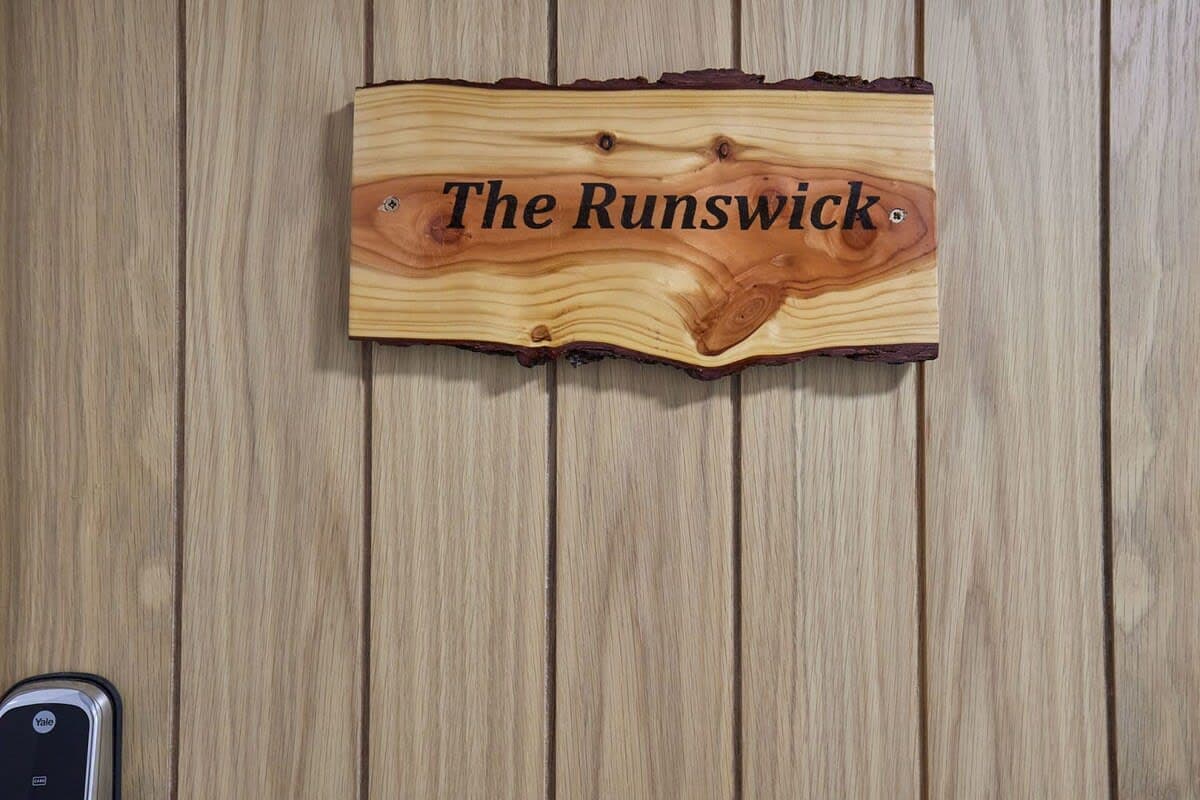 The Runswick Holiday Apartment, Whitby - image 1