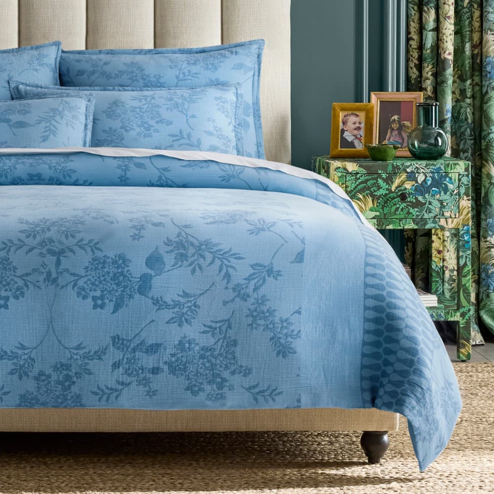 Jacquard Duvet Cover & Shams - image 1