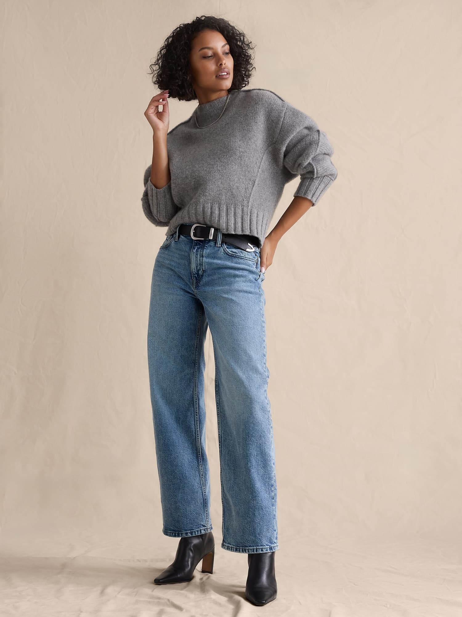 Banana Republic Mid-Rise 90s Loose Jean - image 1