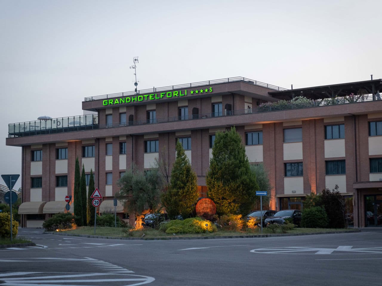Grand Hotel Forlì - image 1