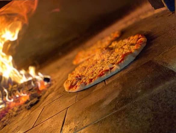 Miner Pizzeria Pub - image 1