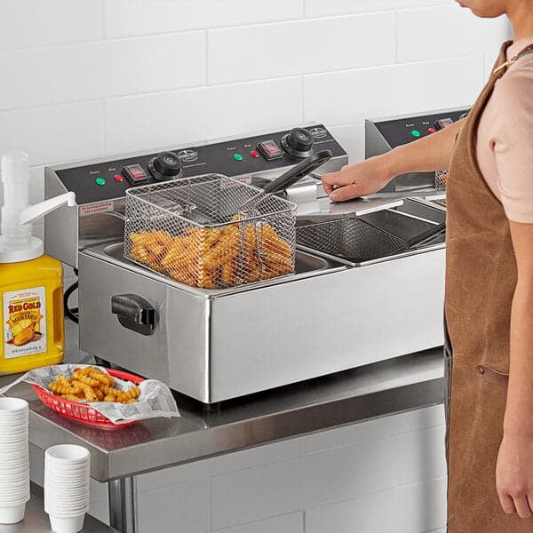 MainStreet Equipment F20E 20 lb. Dual Tank Electric Countertop Fryer - 110V, 3,300W - image 1