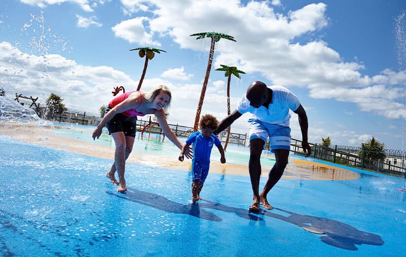 Breakfree Holidays - image 1