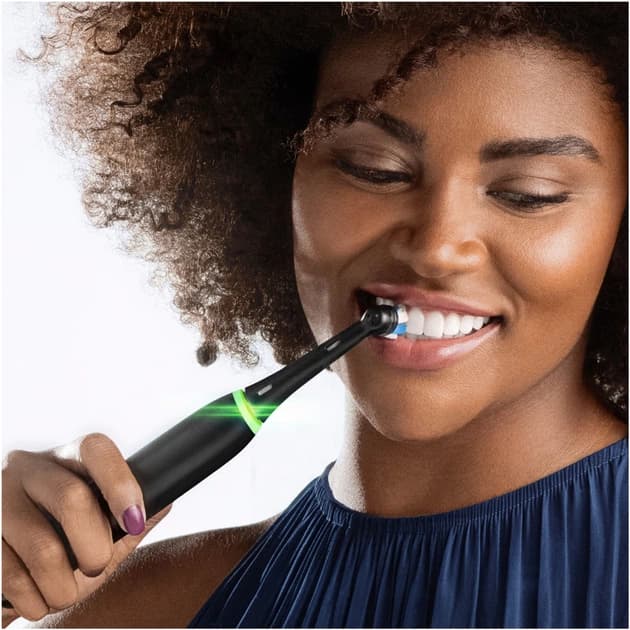 Електрична зубна щітка Oral-B iO Series 4 Matt Black - image 1