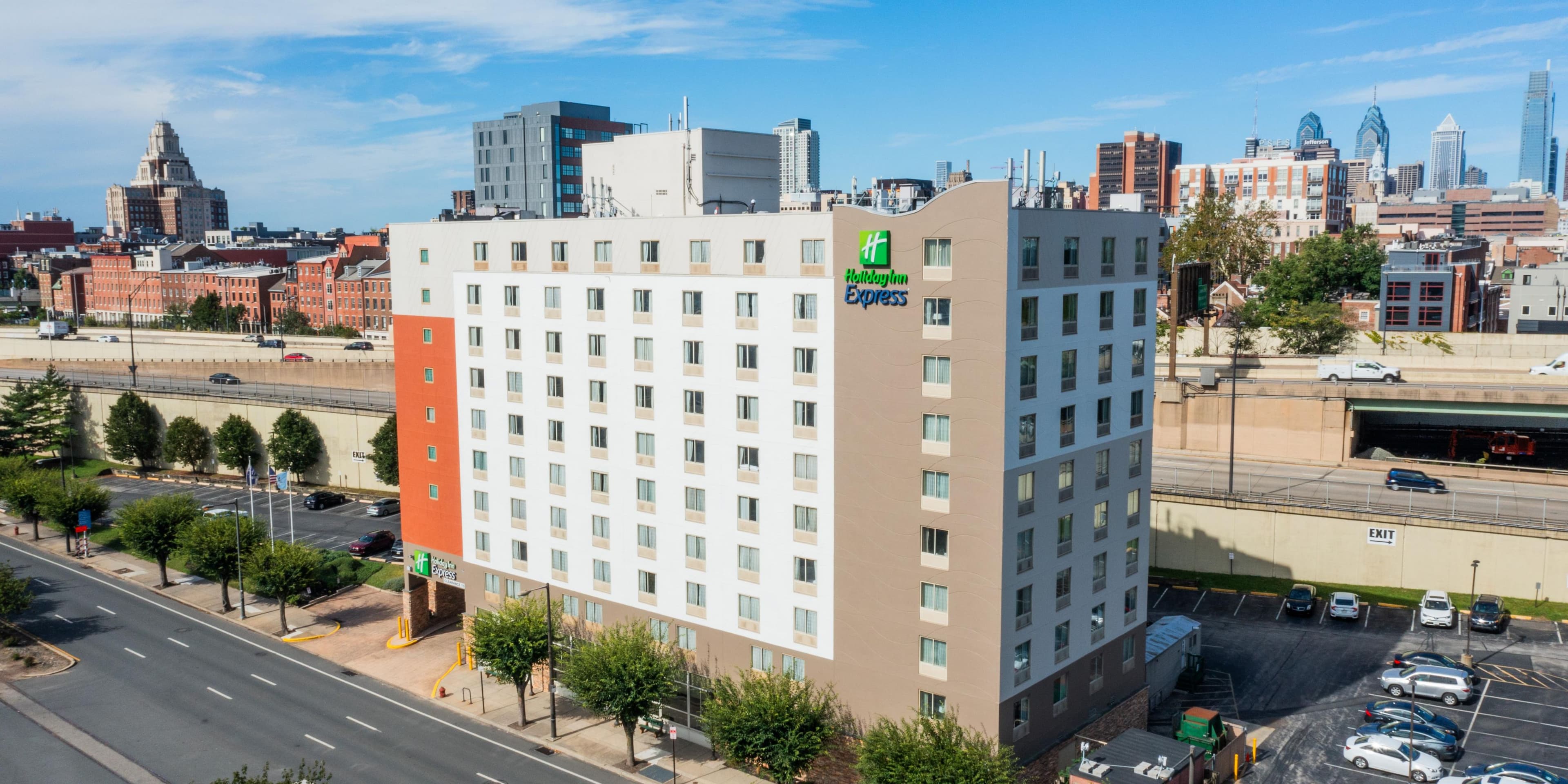 Holiday Inn Express Philadelphia - Penns Landing - image 1