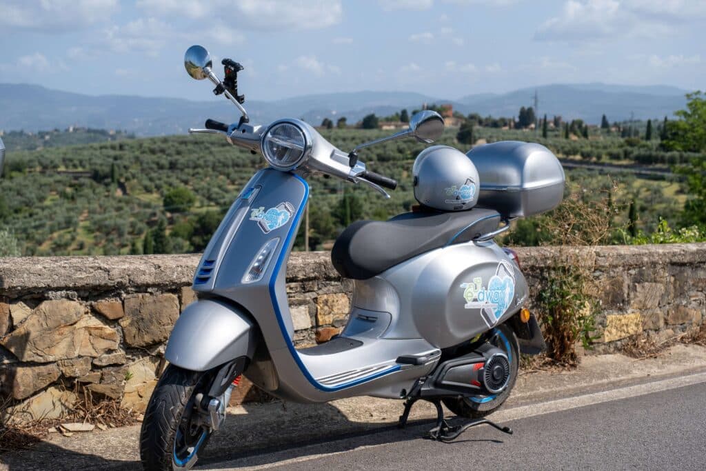E-Vespa Rental Florence - image 1