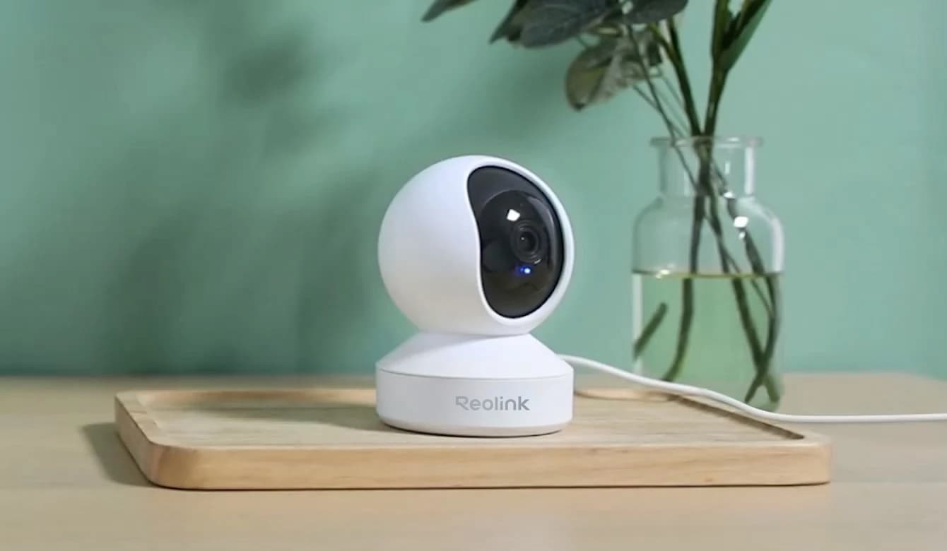 Reolink E1 4MP PT Indoor Wi-Fi Security Camera - image 1