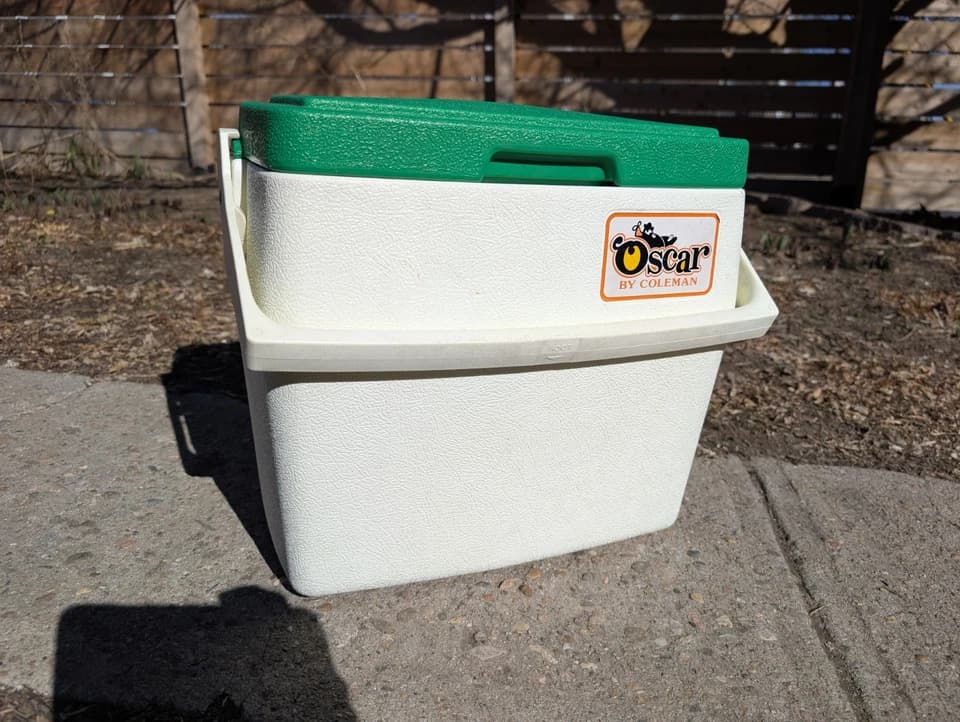 Oscar by Coleman 16Qt Cooler with Handle Green Flip Lid Cup Holder - image 1
