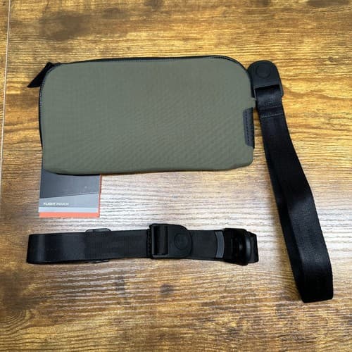 ALPAKA Flight Pouch Green Axoflux 210D Travel Sling Wristlet Bag AA010510518 NWT - image 1