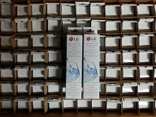 2 Pack New Genuine LG LT700P Refrigerator Water Filter ADQ36006101 Made By 3M - image 1
