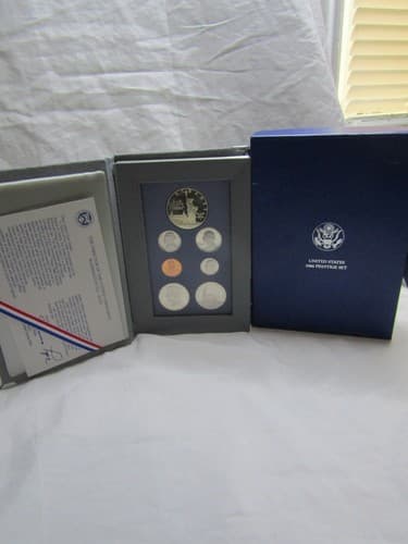 1986-S US Mint Prestige Proof Set Statue Liberty Silver Dollar Box & COA - image 1