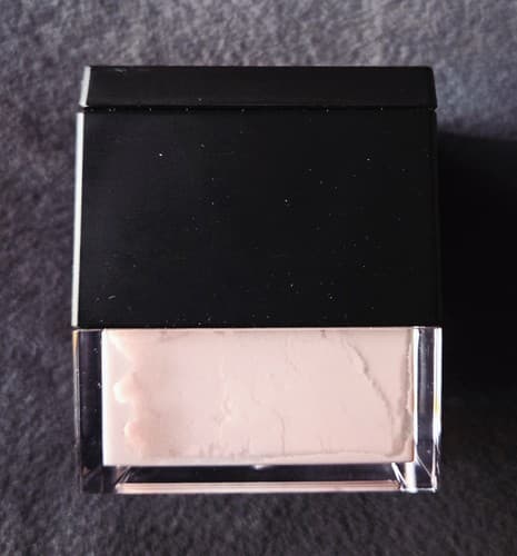 Huda Beauty Mini Easy Bake Loose Baking & Setting Powder Cherry Blossom Cake 6g - image 1