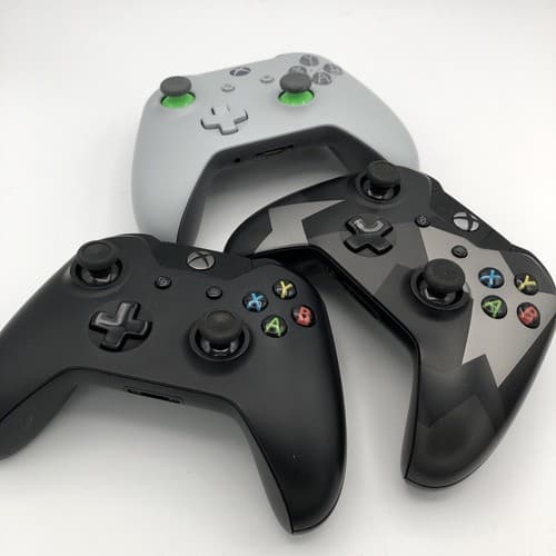 Microsoft Xbox One Controller Lot of 3 for Parts or Repair - image 1