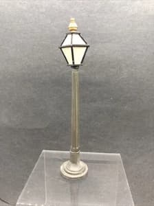 Hudson Pewter Winter Villagers #4297 Street City Street Light Lamp Post - image 1