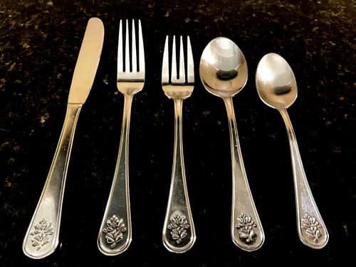 Pfaltzgraff Yorktowne Stainless Silverware YOUR CHOICE Forks Spoons & Knives - image 1