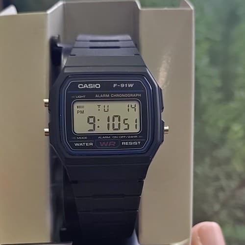 Casio F-91W Digital Quartz Alarm Chronograph Light Black Resin Strap Box - image 1