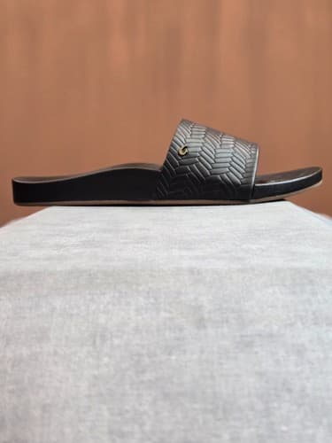 OluKai Kipe'a Pono Sandals - Black Weave (20565-40WF) Women's 9 BRAND NEW IN BOX - image 1