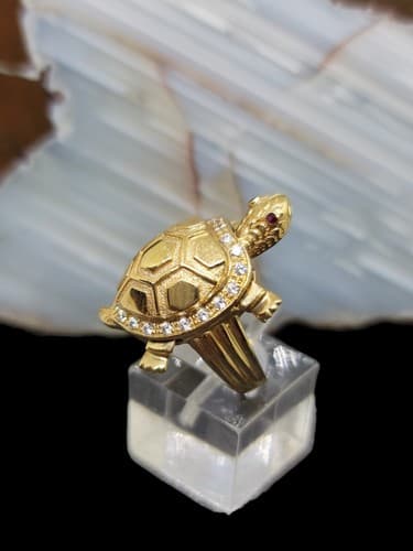 Adorable 14K Yellow Gold Movable Head, Legs & Tail Gemstone Turtle Ring - image 1
