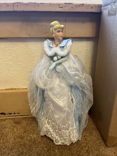 Cinderella Light Up Tree Topper - image 1