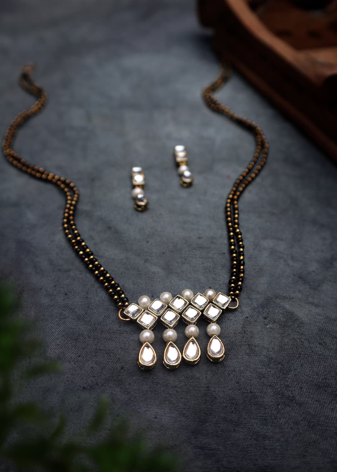 Kundan Pearl Mangalsutra Neckpiece: Handmade Bollywood Jewelry - image 1