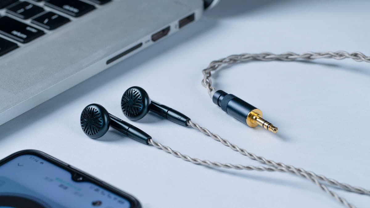 FiiO FF5 Earphones - image 1