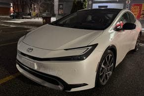Toyota Prius Plug-In Hybrid 2026 - image 1