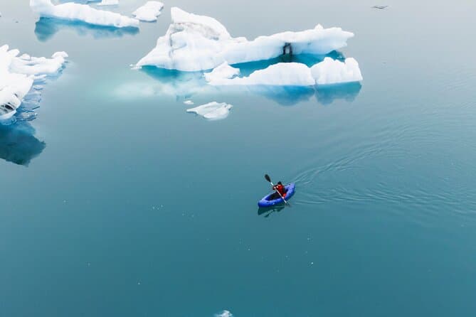 Kayaking and Hiking at Jökulsárlón Glacier Lagoon - image 1