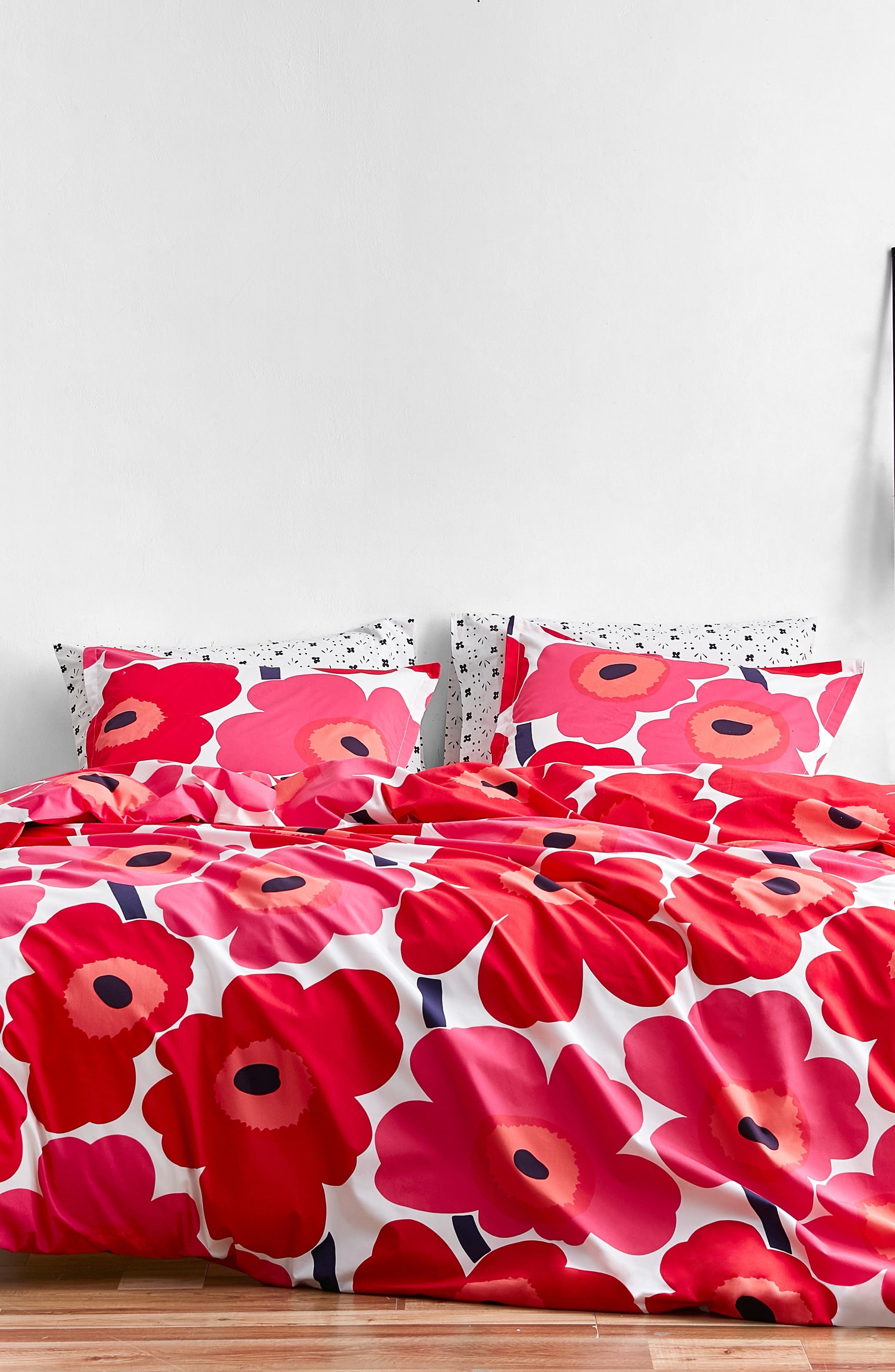 Unikko Duvet Cover & Sham Set - image 1