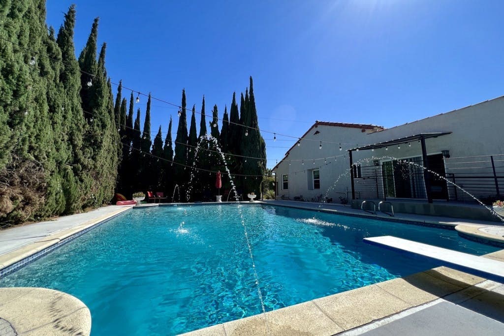 Los Feliz Private Garden Oasis - image 1