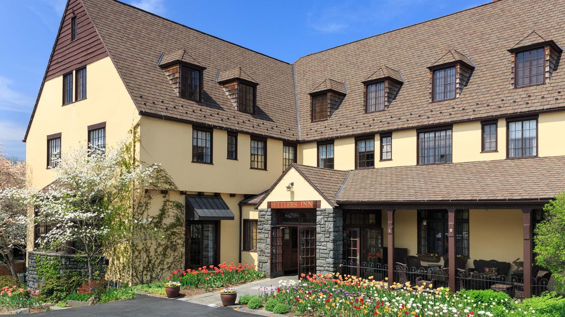 The Settlers Inn - image 1