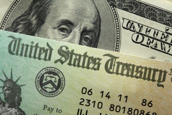 Deluxe Plus E-file Tax Software - image 1