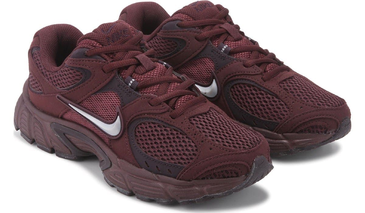 Women's V5 RNR Sneaker - image 1