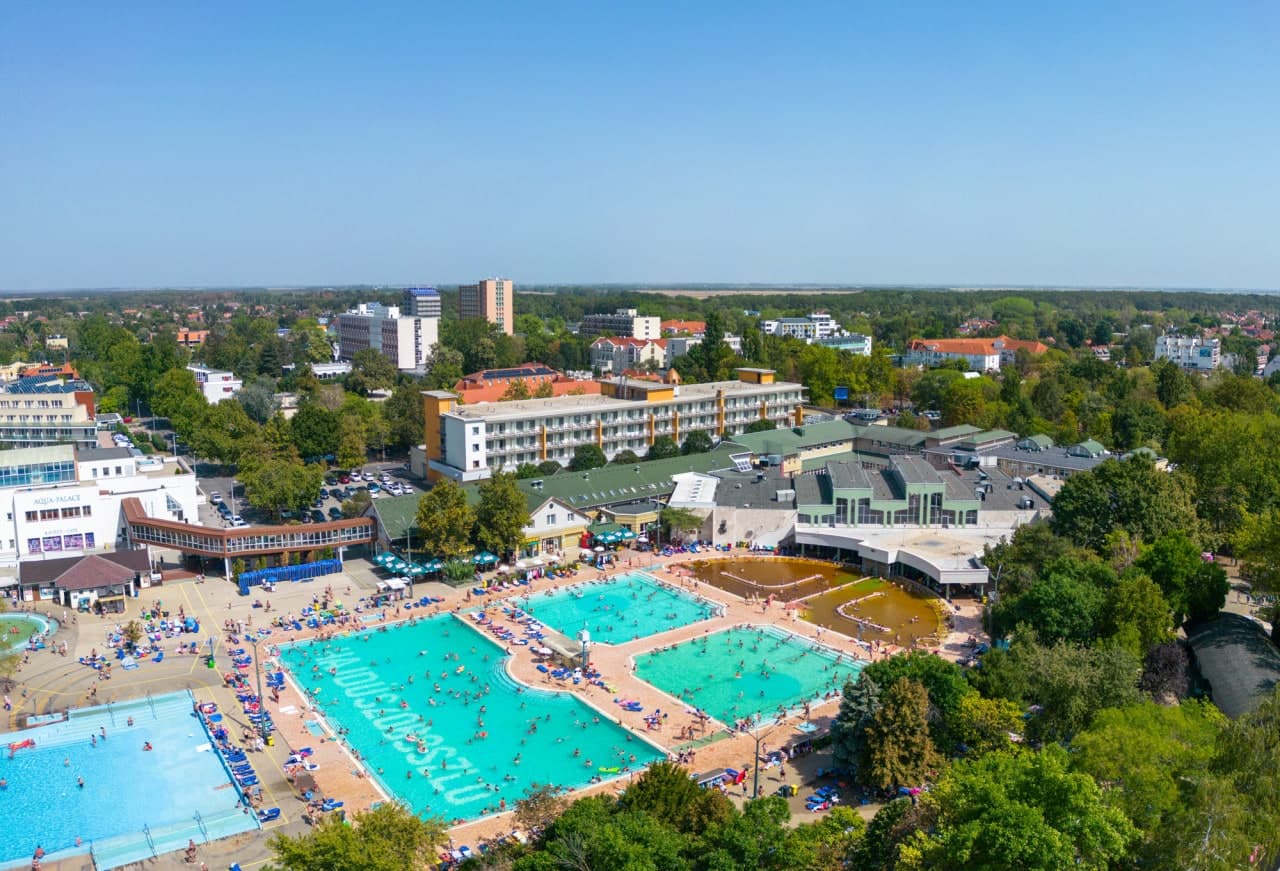Hunguest Hotel Aqua-Sol - image 1