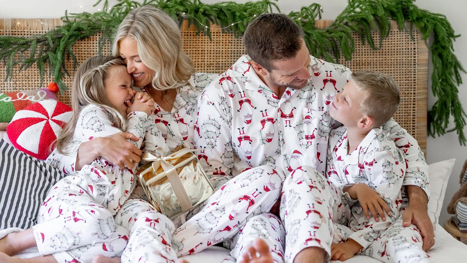 Stylish Matching Family Outfits & Swimsuits for Summer - image 1