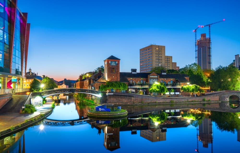 Premier Inn Birmingham Hotels - image 1