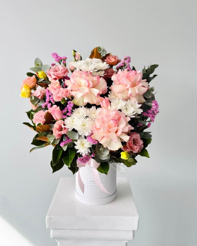 Pink Lady Flower Hat Box - image 1