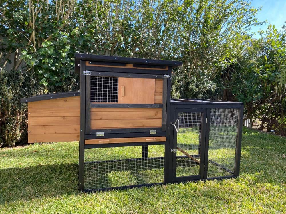 Somerzby Bungalow Guinea Pig Hutch - image 1