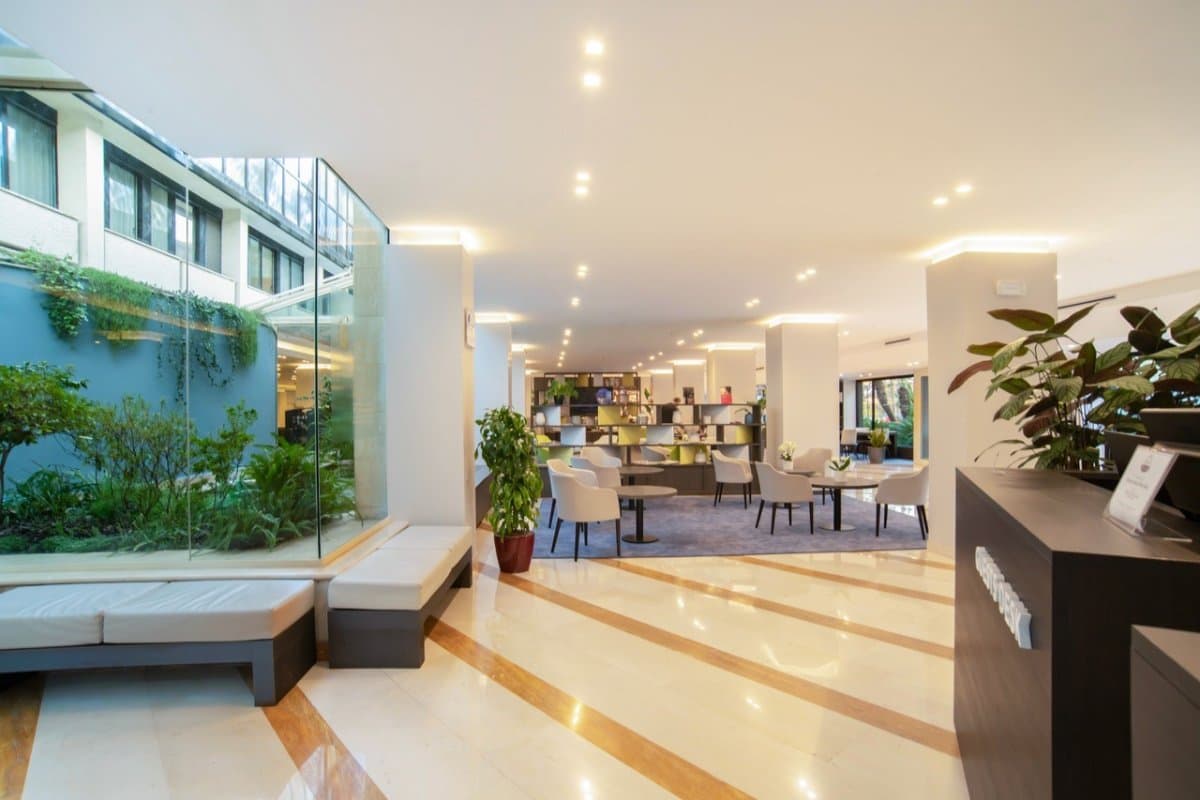 Wild Divas Hotel - image 1